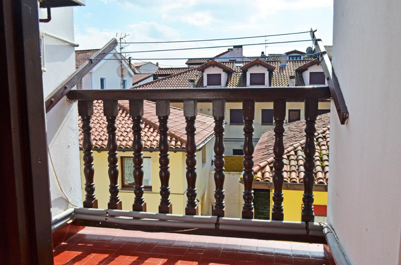 Apartamento El Corro: Con Parking En Pleno Centro De Comillas Bagian luar foto